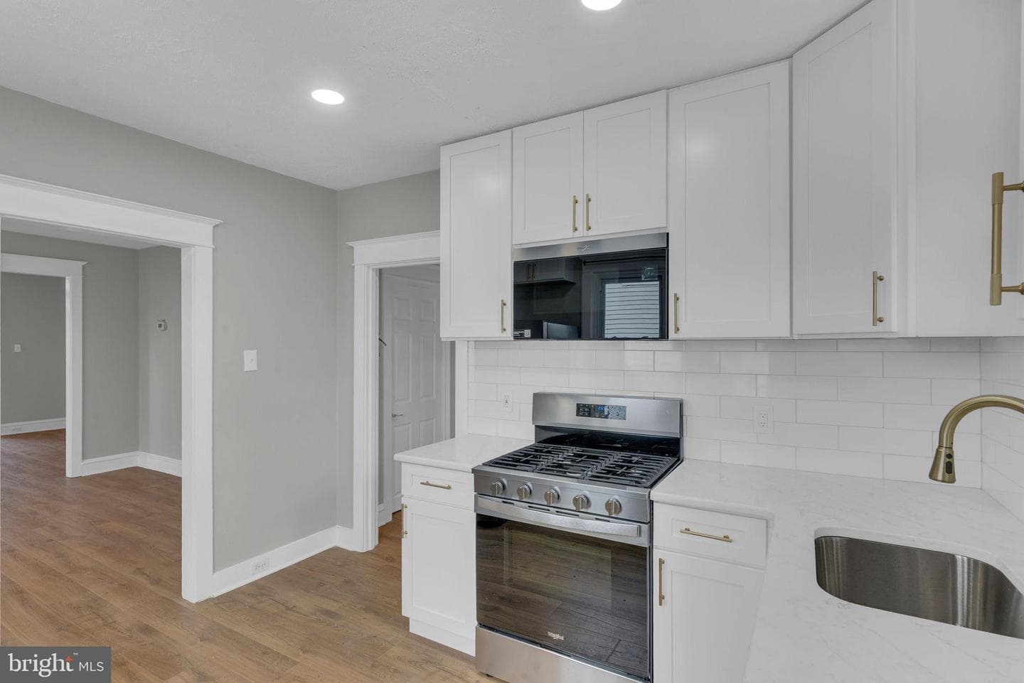 17 E Waverly Road photo 11