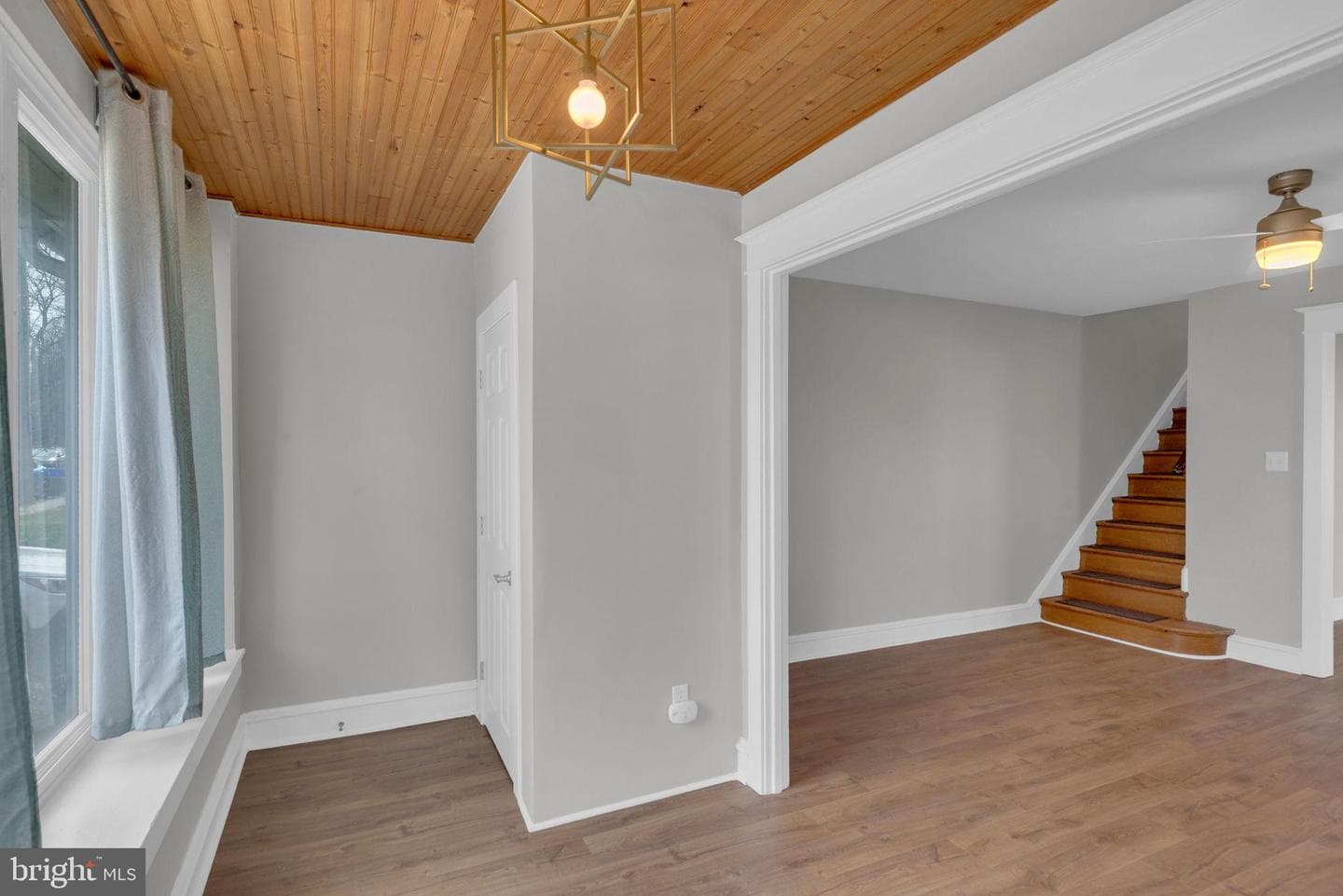 17 E Waverly Road photo 3