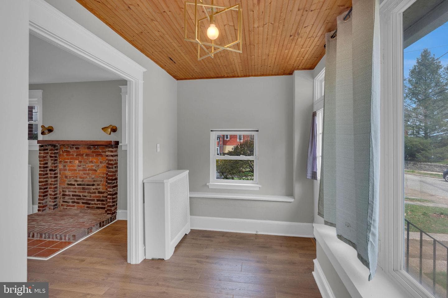 17 E Waverly Road photo 5