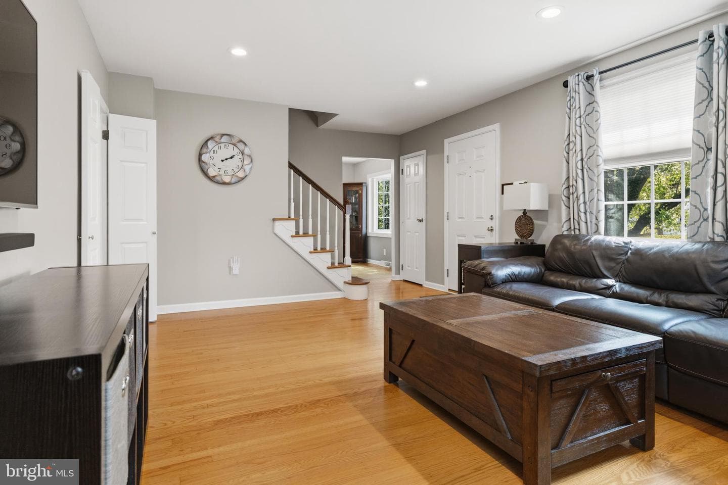 205 Anderson Lane photo 3