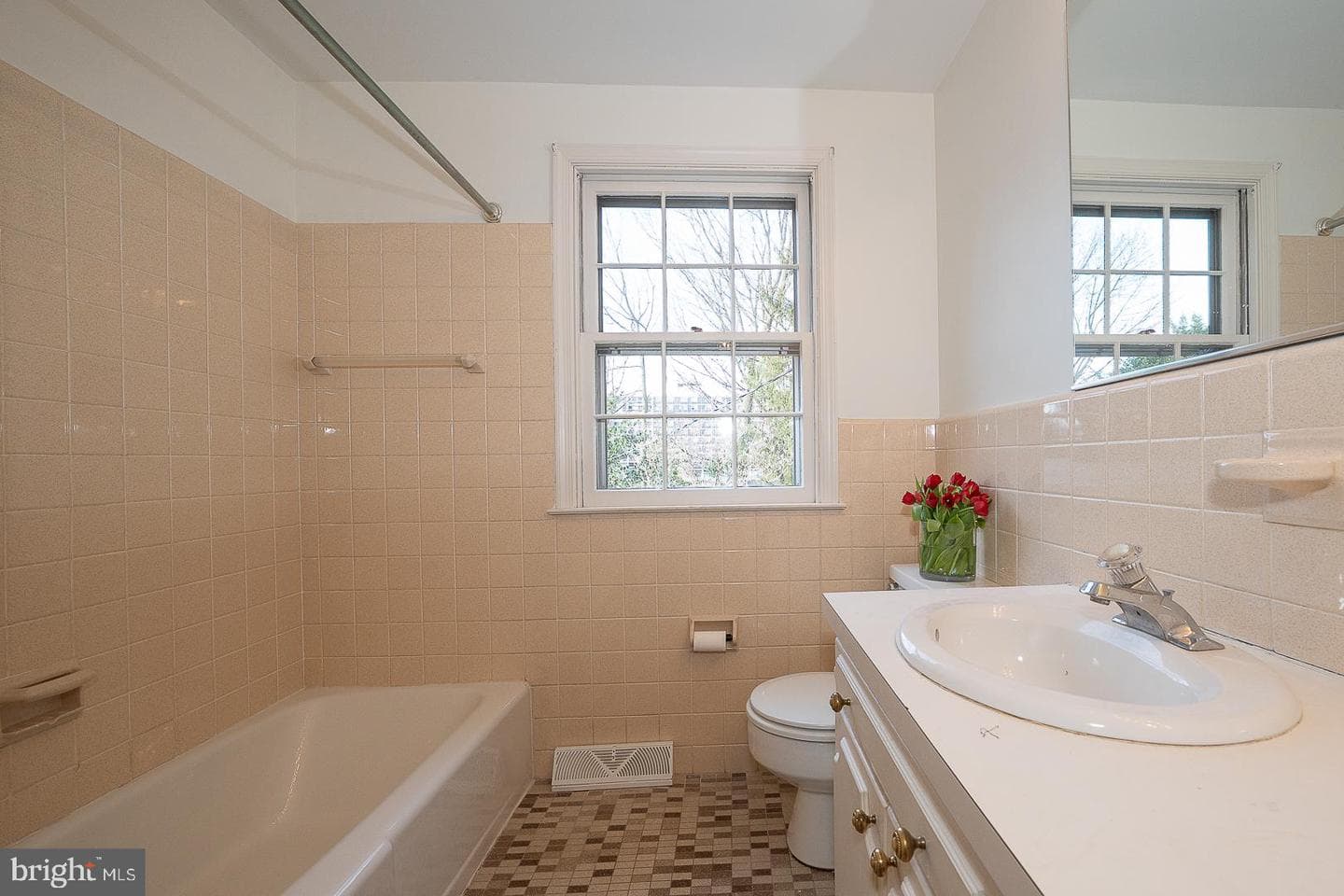 256 Hathaway Lane photo 34