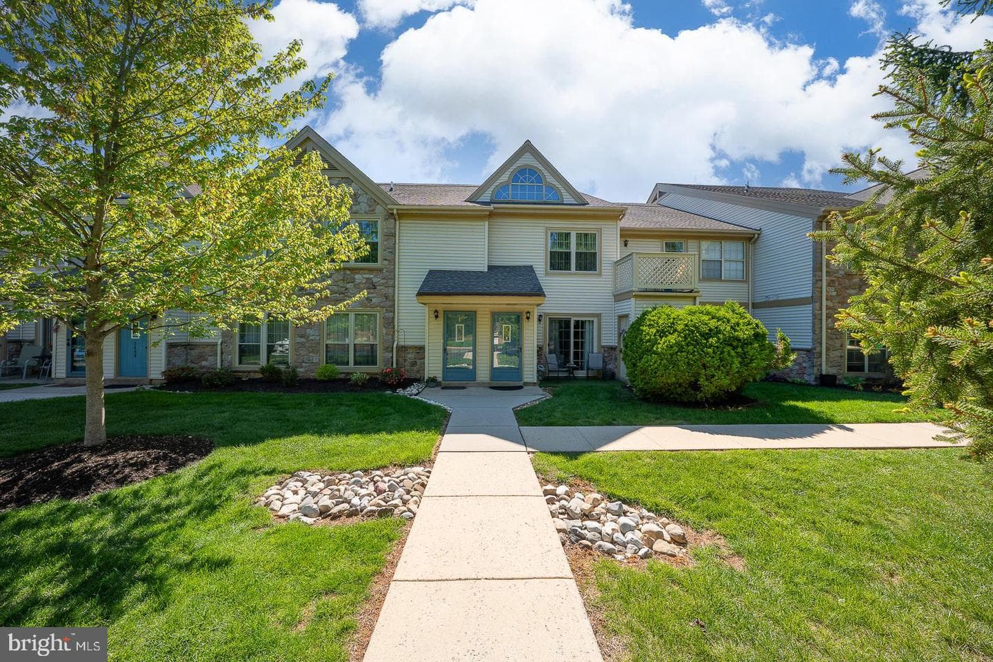 2404 Foxmeadow Circle photo 1