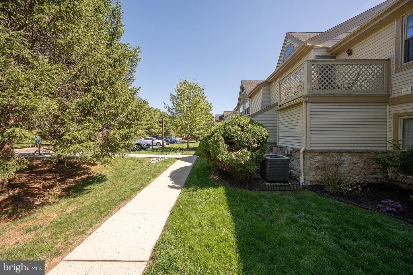 2404 Foxmeadow Circle photo 24