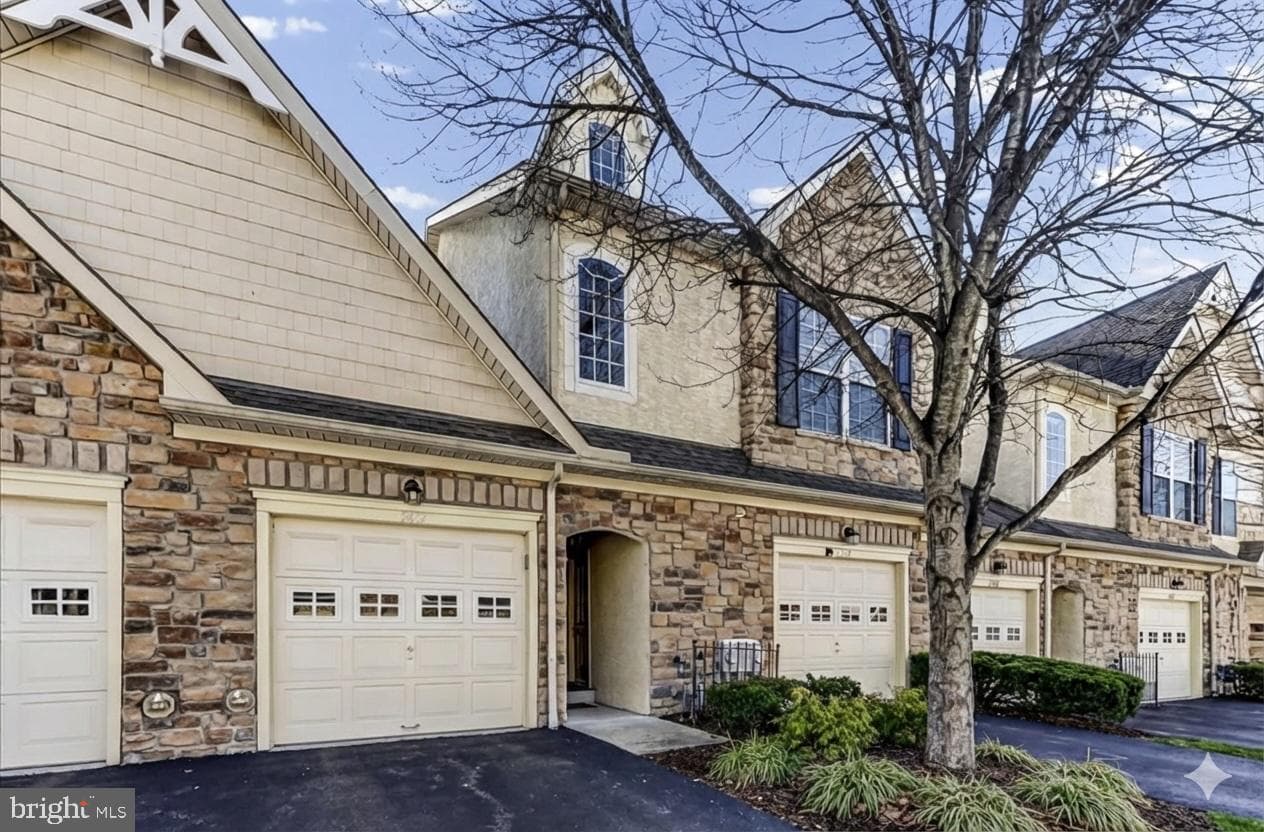 2412 Romano Court photo 2