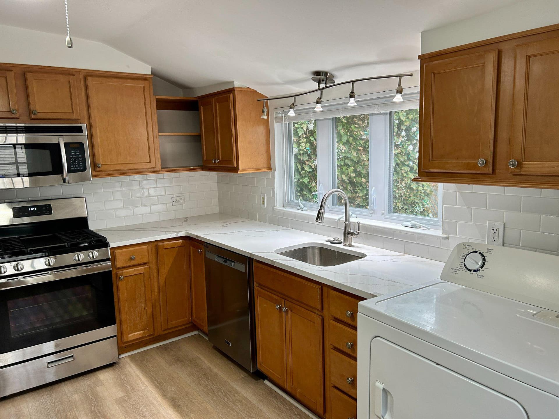 7713 Union Avenue photo 3