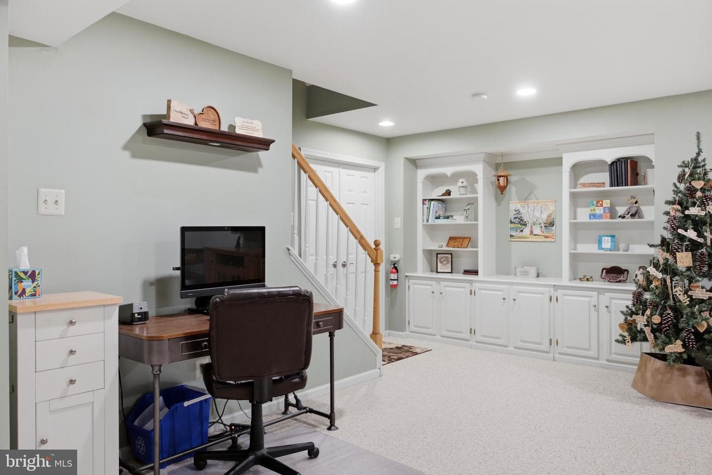395 Hobson Place photo 23