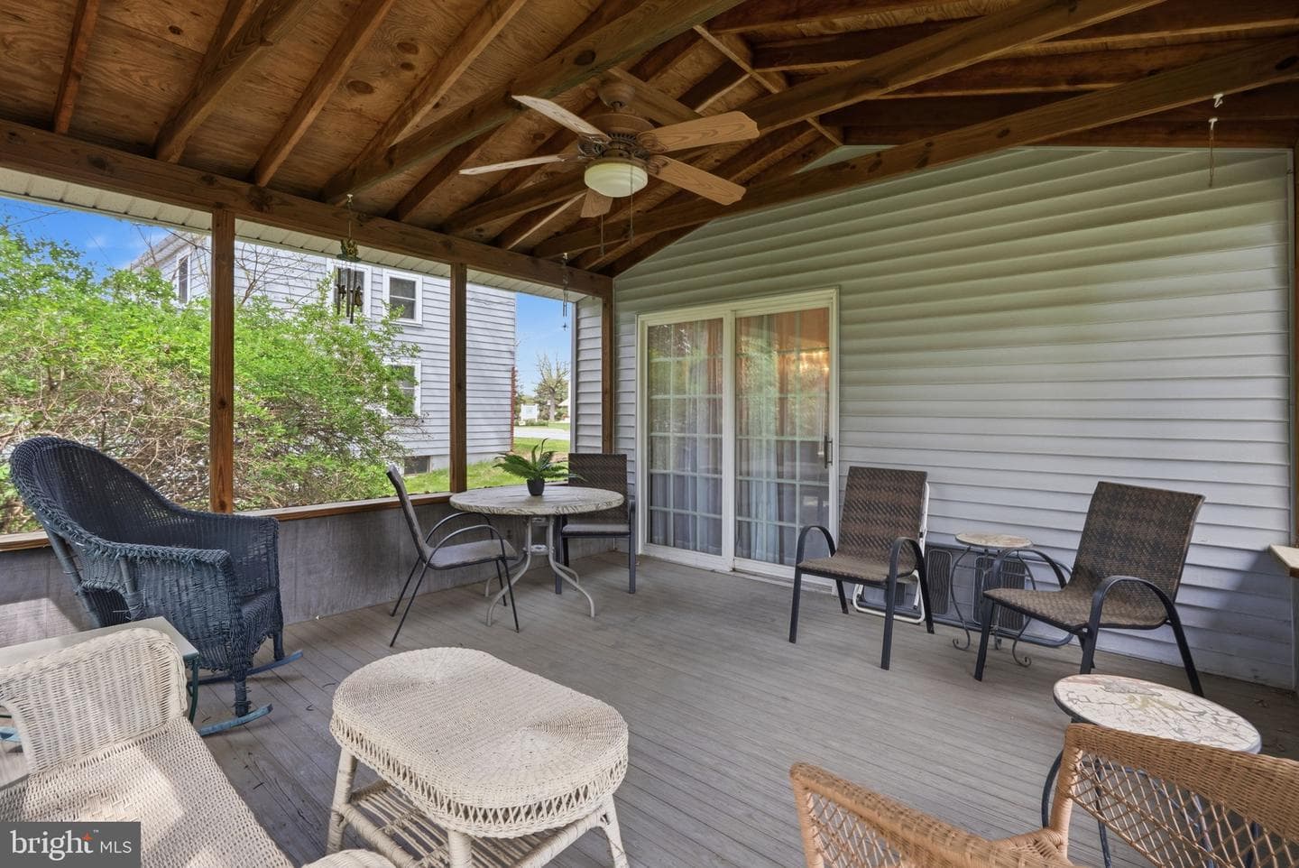 715 N Henderson Road photo 28
