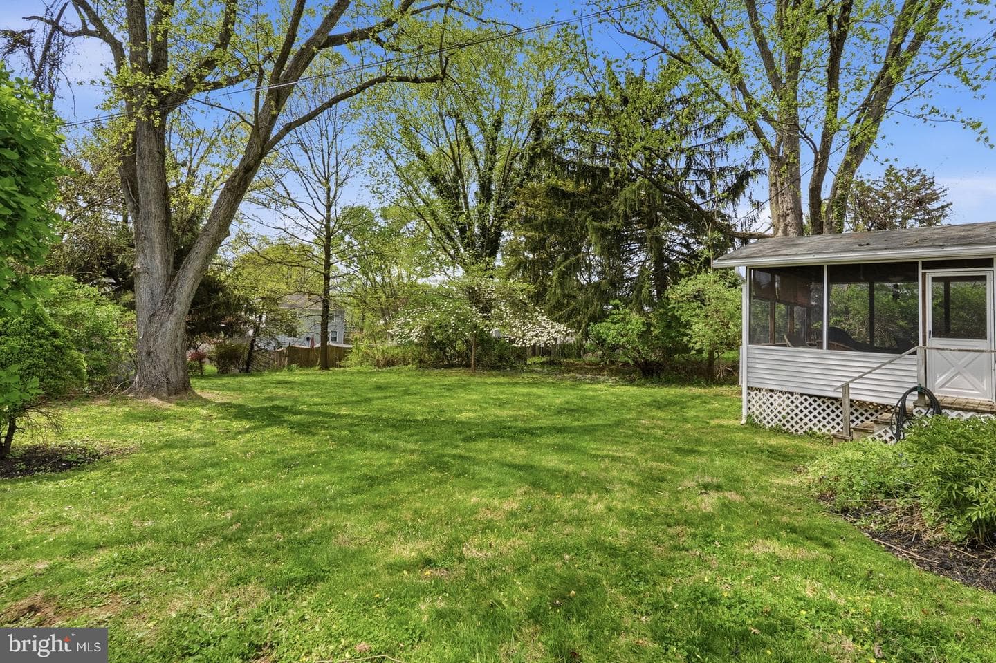 715 N Henderson Road photo 30