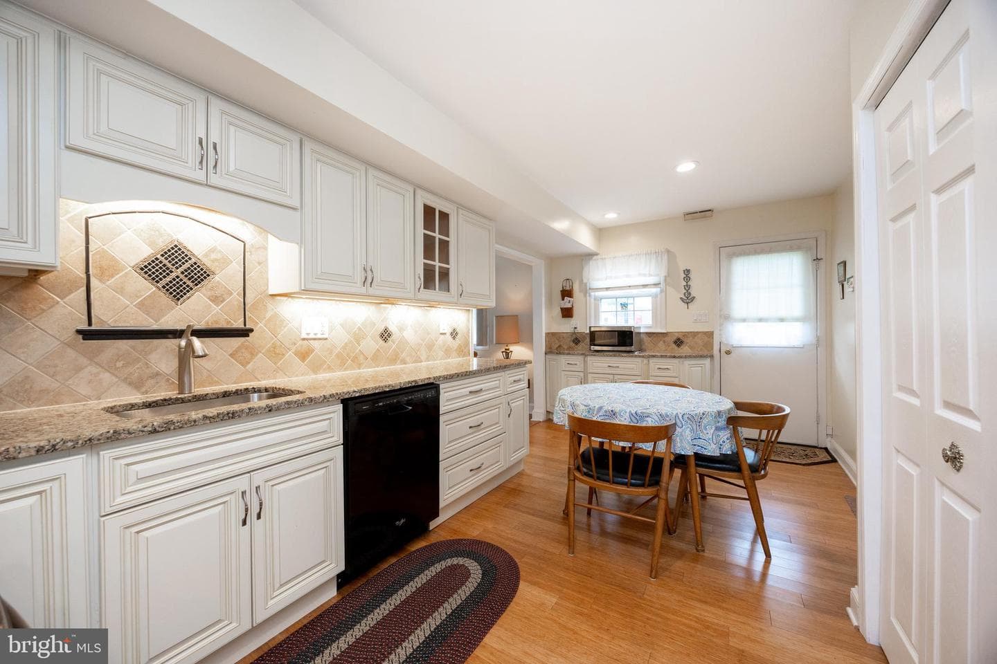 1070 Snyder Road photo 11