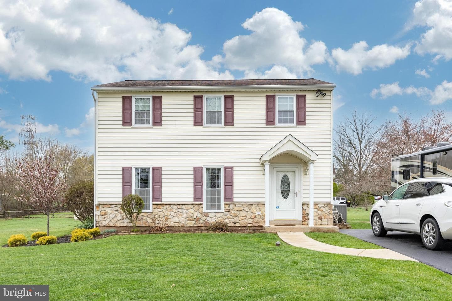 1070 Snyder Road photo 2