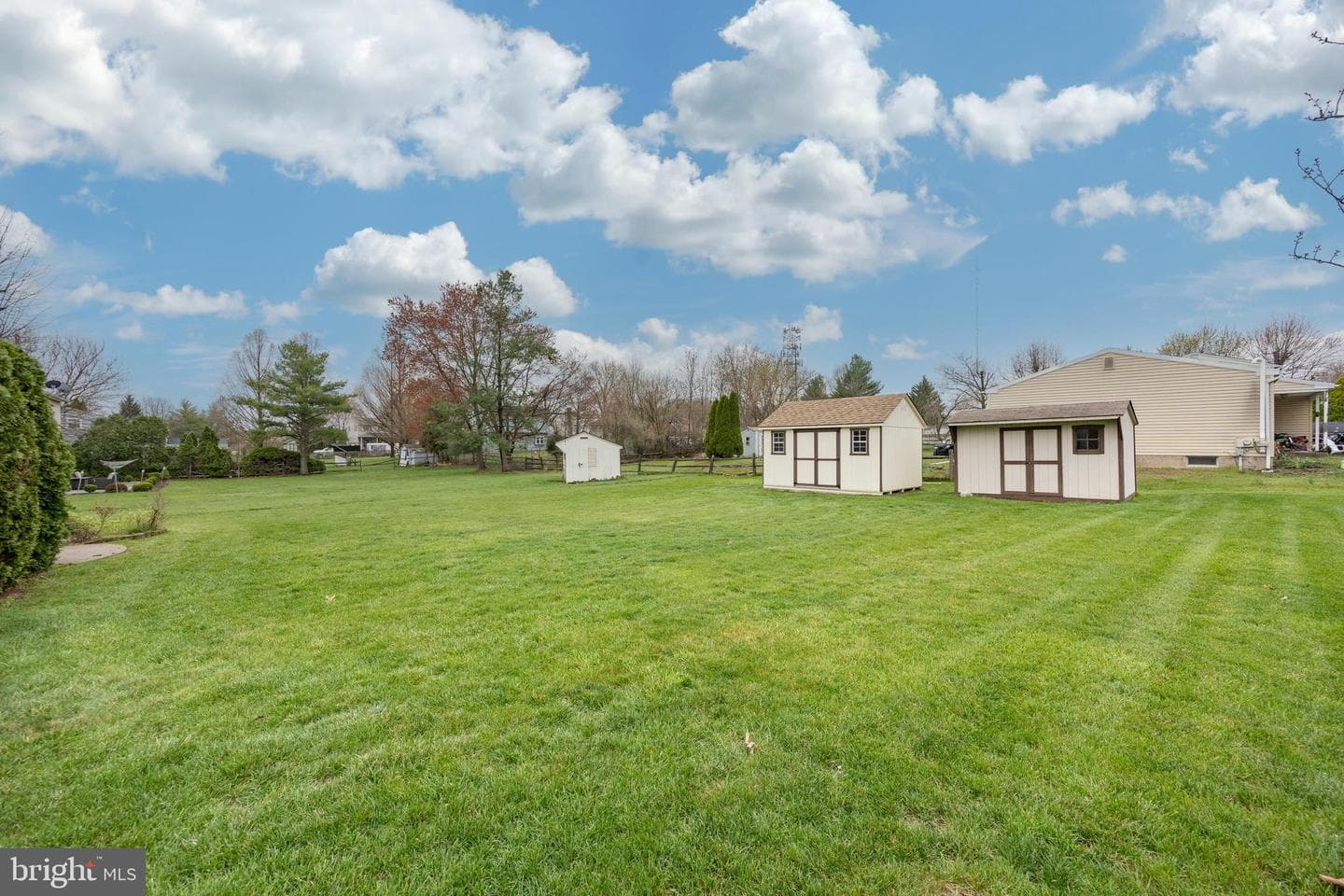 1070 Snyder Road photo 35