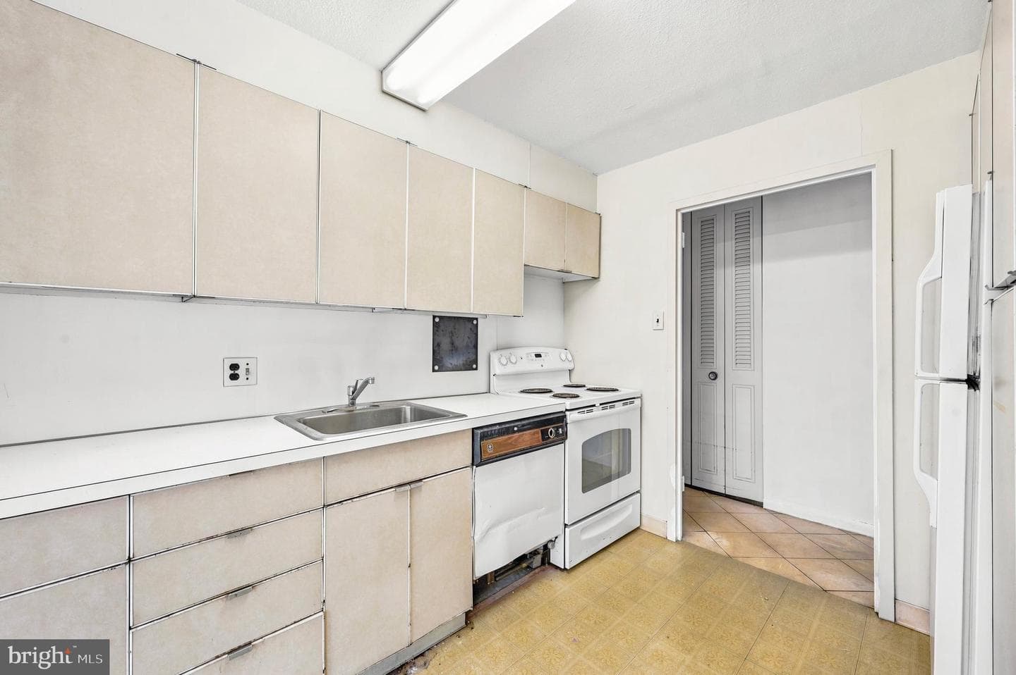 1001 City Avenue #E-307 photo 5