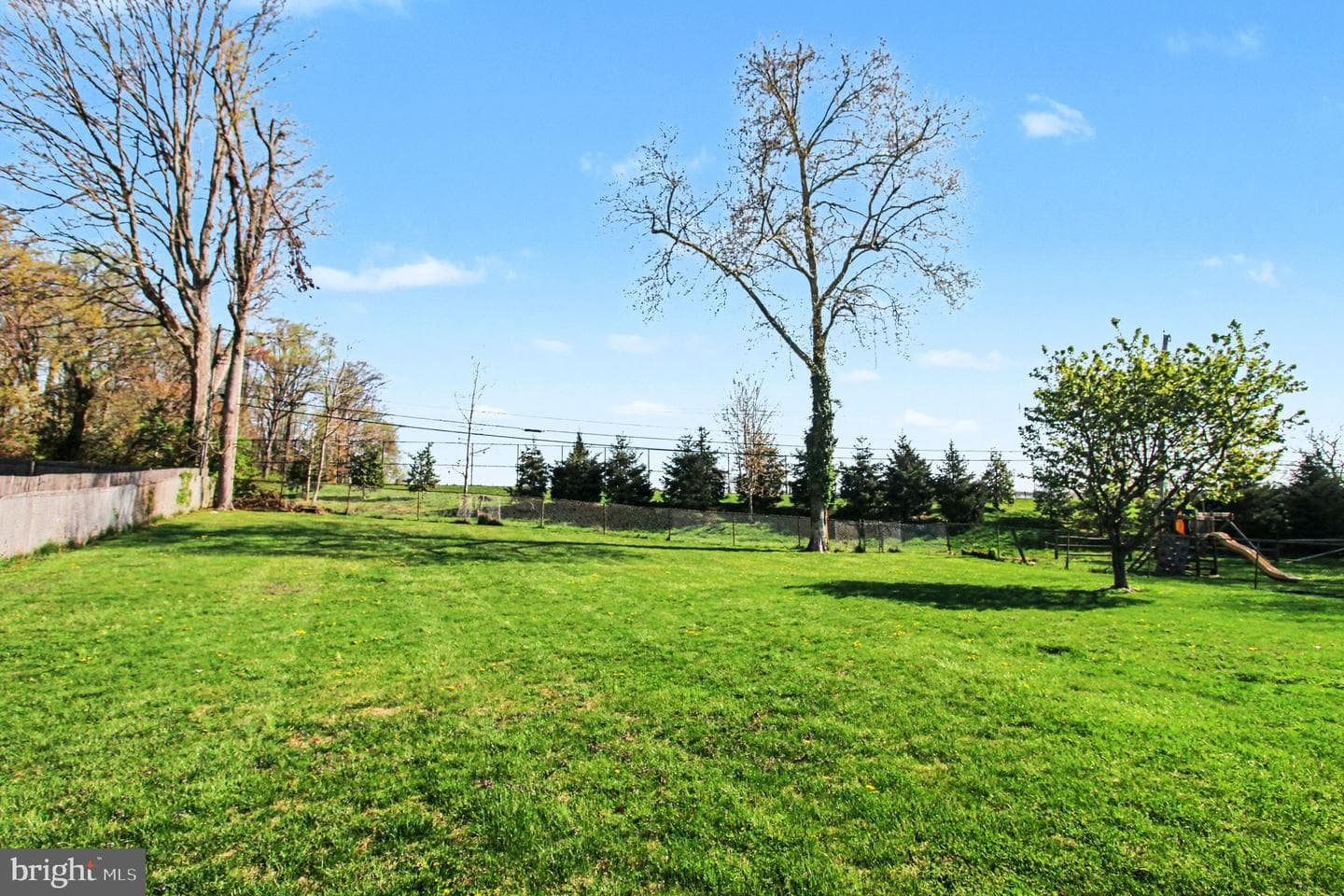 908 Fraser Road photo 33