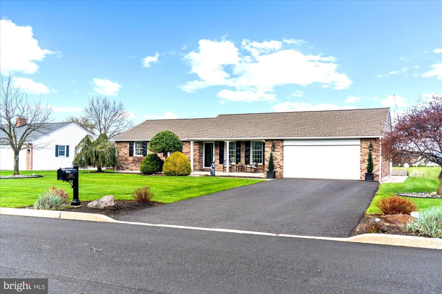 2323 Colonial Drive photo 2
