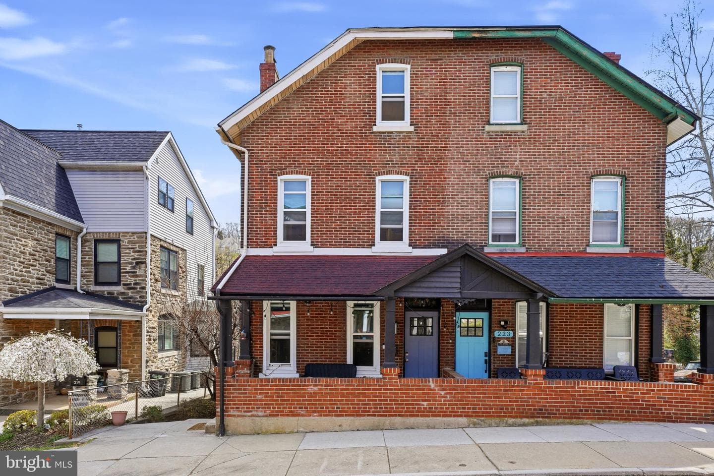221 Ford Street photo 2