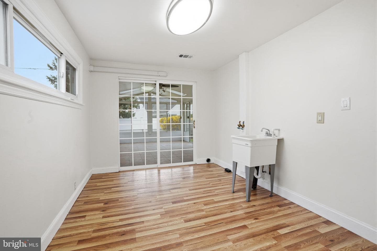 112 N Whitehall Road photo 18
