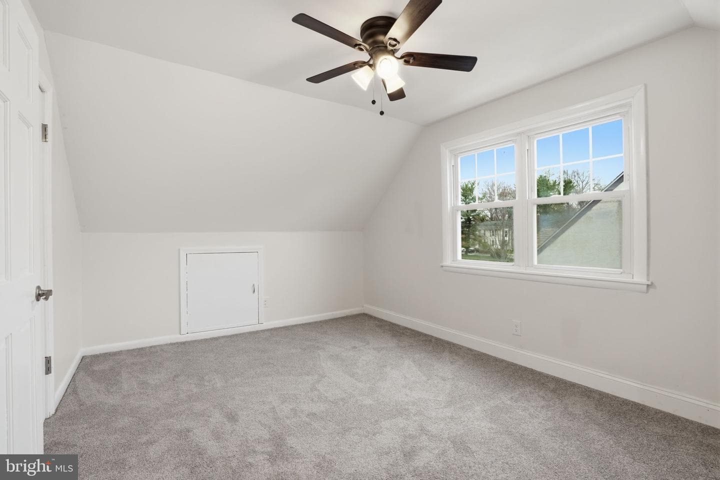 112 N Whitehall Road photo 22