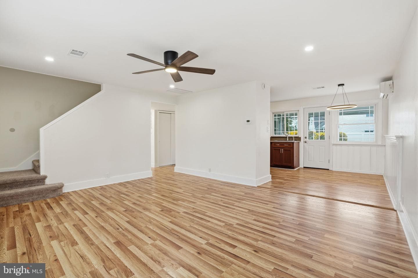 112 N Whitehall Road photo 8