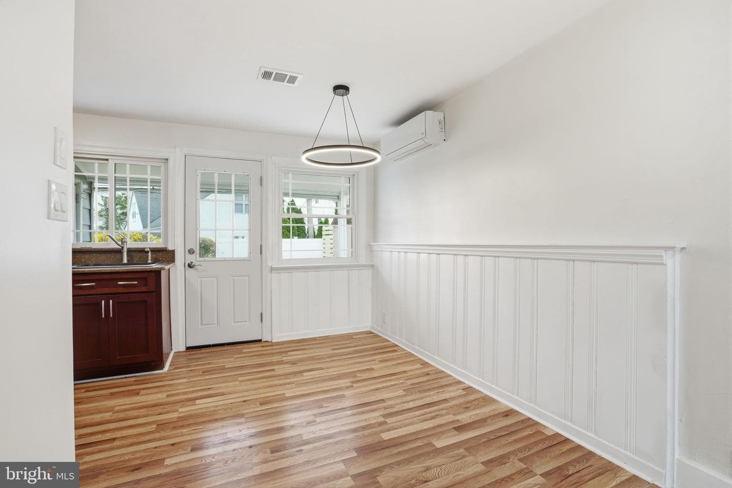 112 N Whitehall Road photo 9