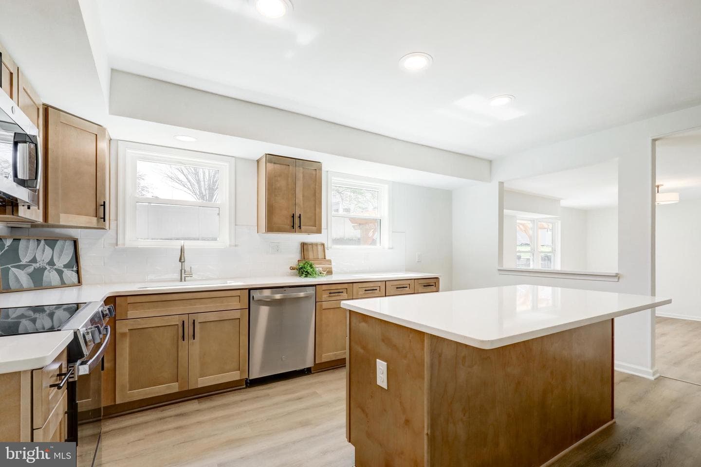 914 Longfield Rd photo 12