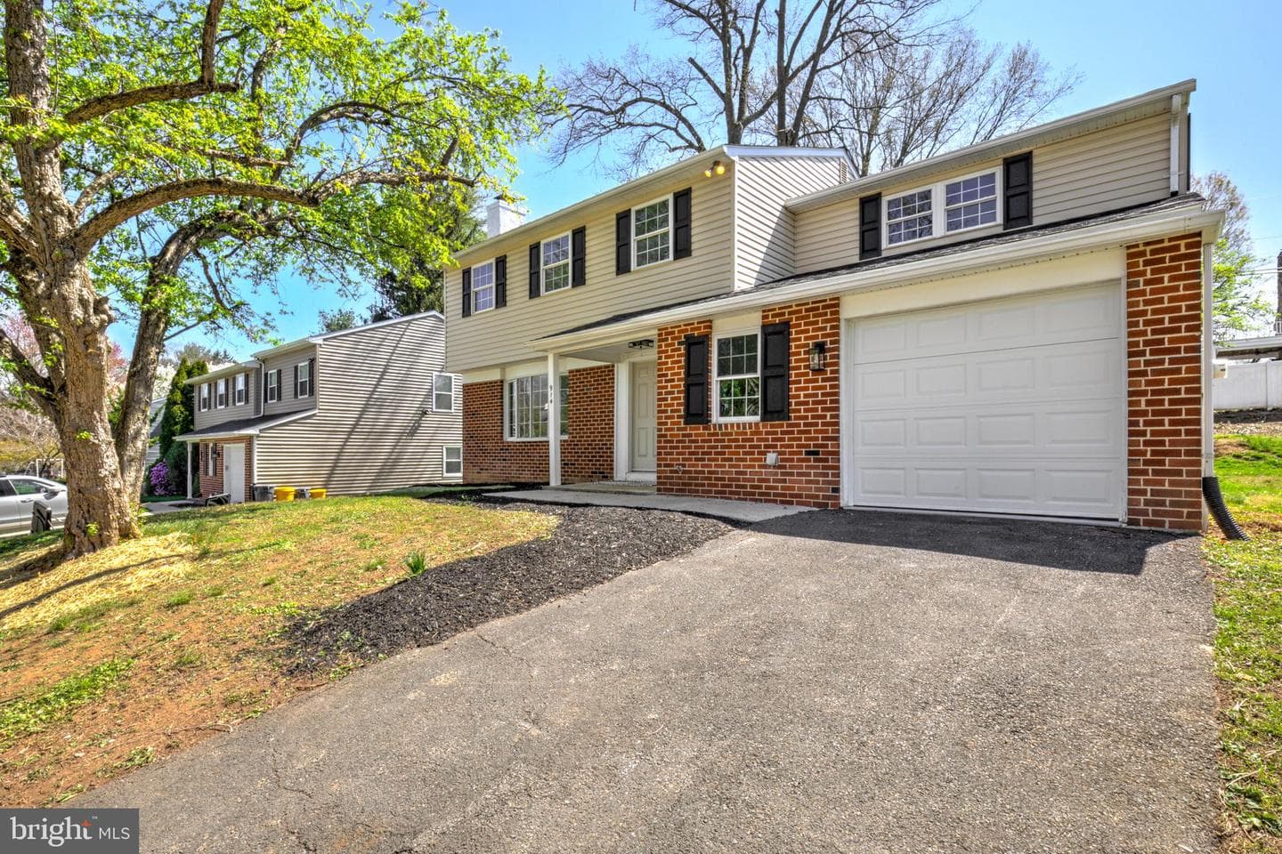 914 Longfield Rd photo 46