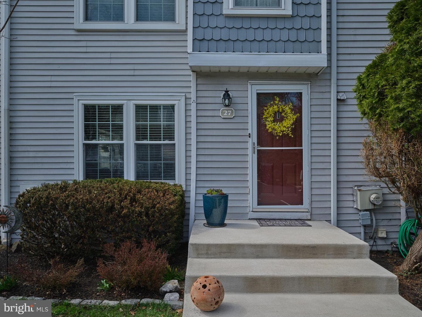 27 Applewood Court photo 2