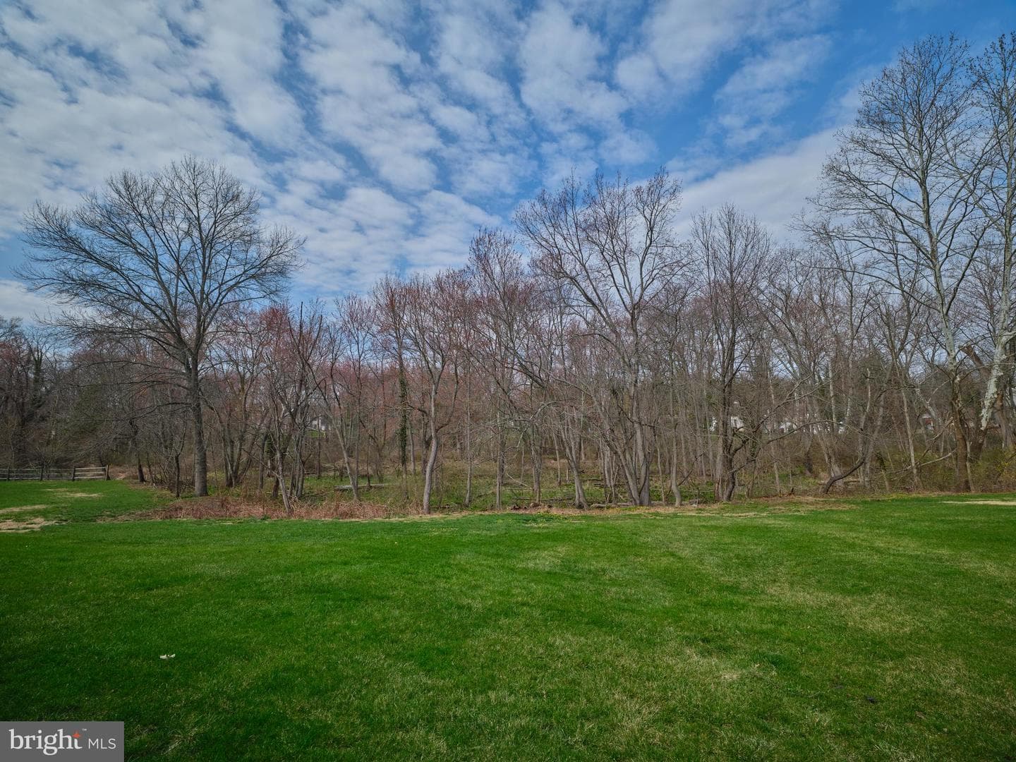 27 Applewood Court photo 3