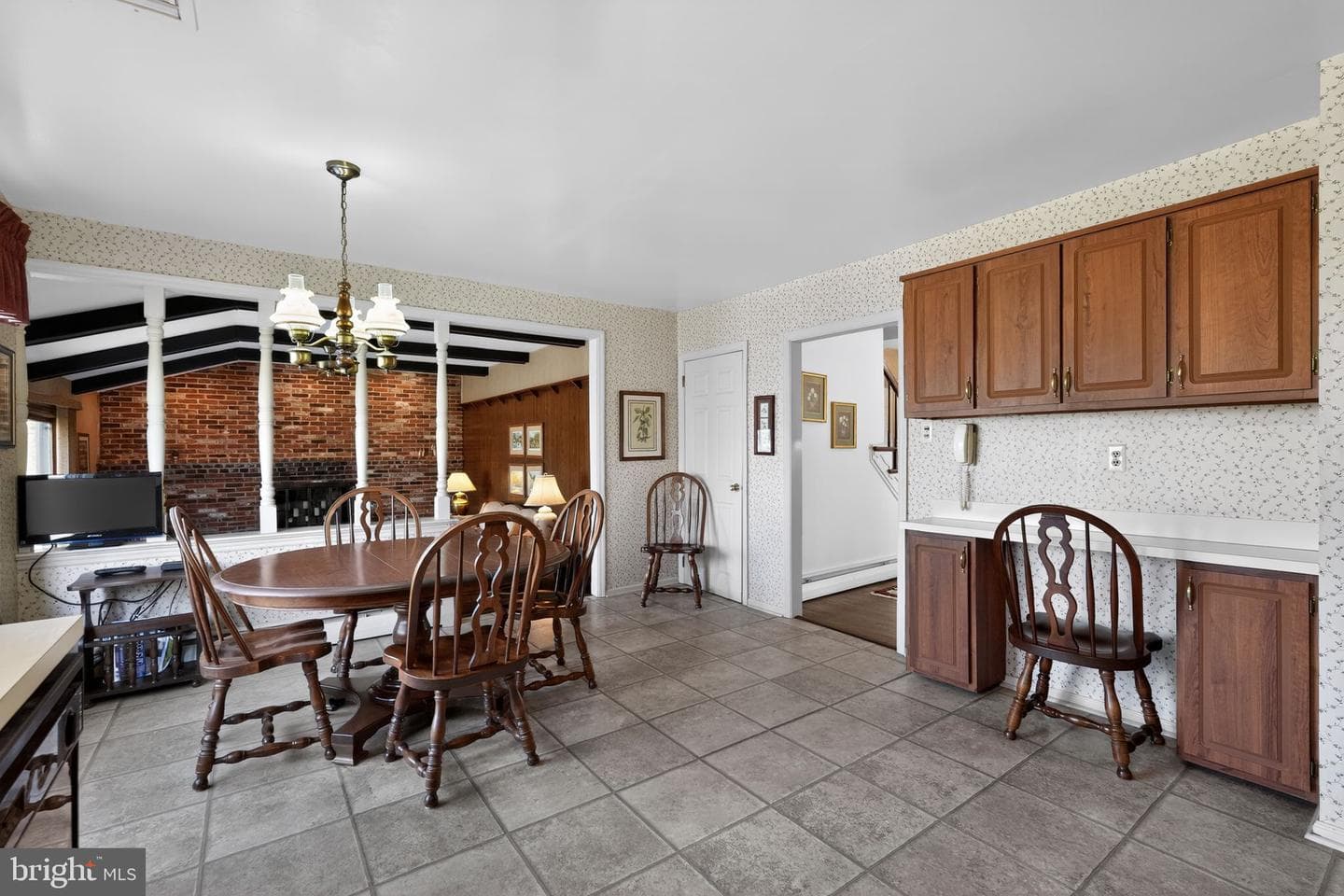 315 Thomas Drive photo 12