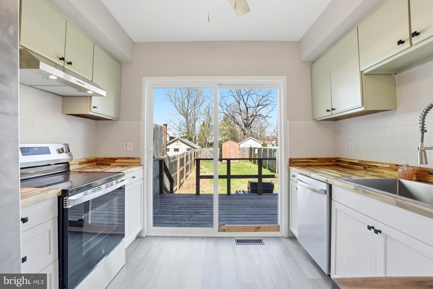 137 Penn Street photo 11