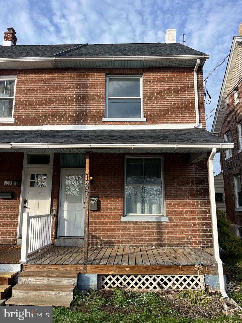 137 Penn Street photo 2