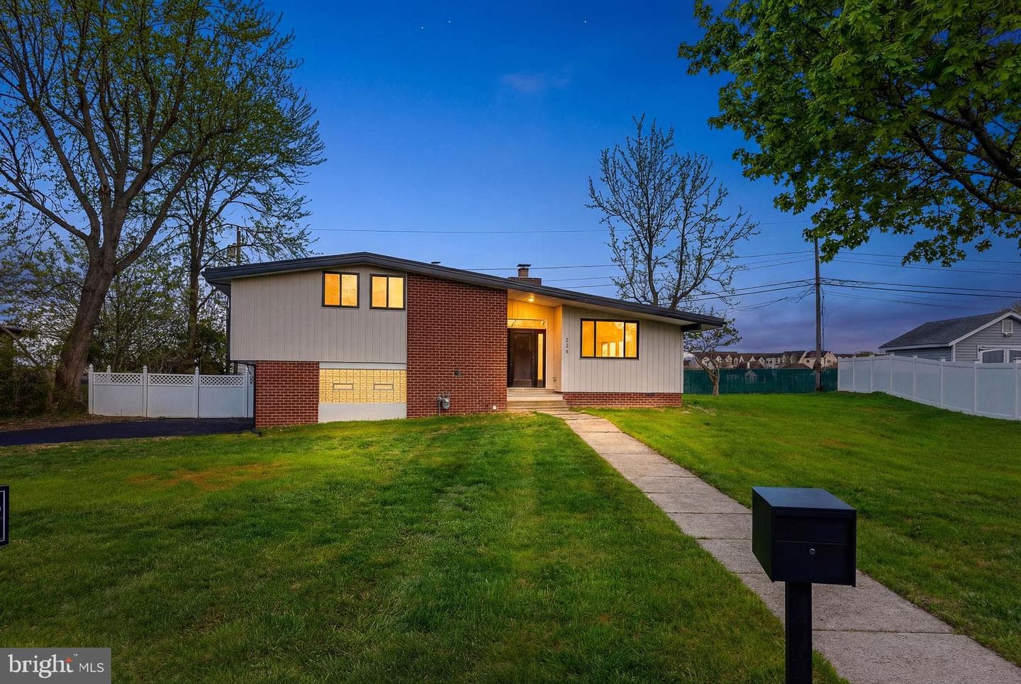 4114 Fountain Green Road photo 2