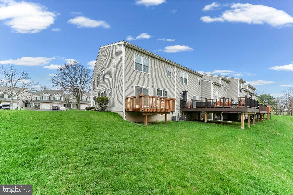 433 Green View Court photo 34