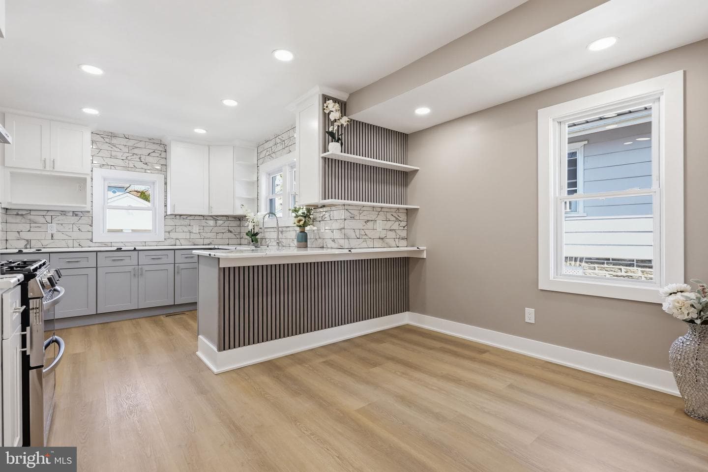 103 Center Avenue photo 10