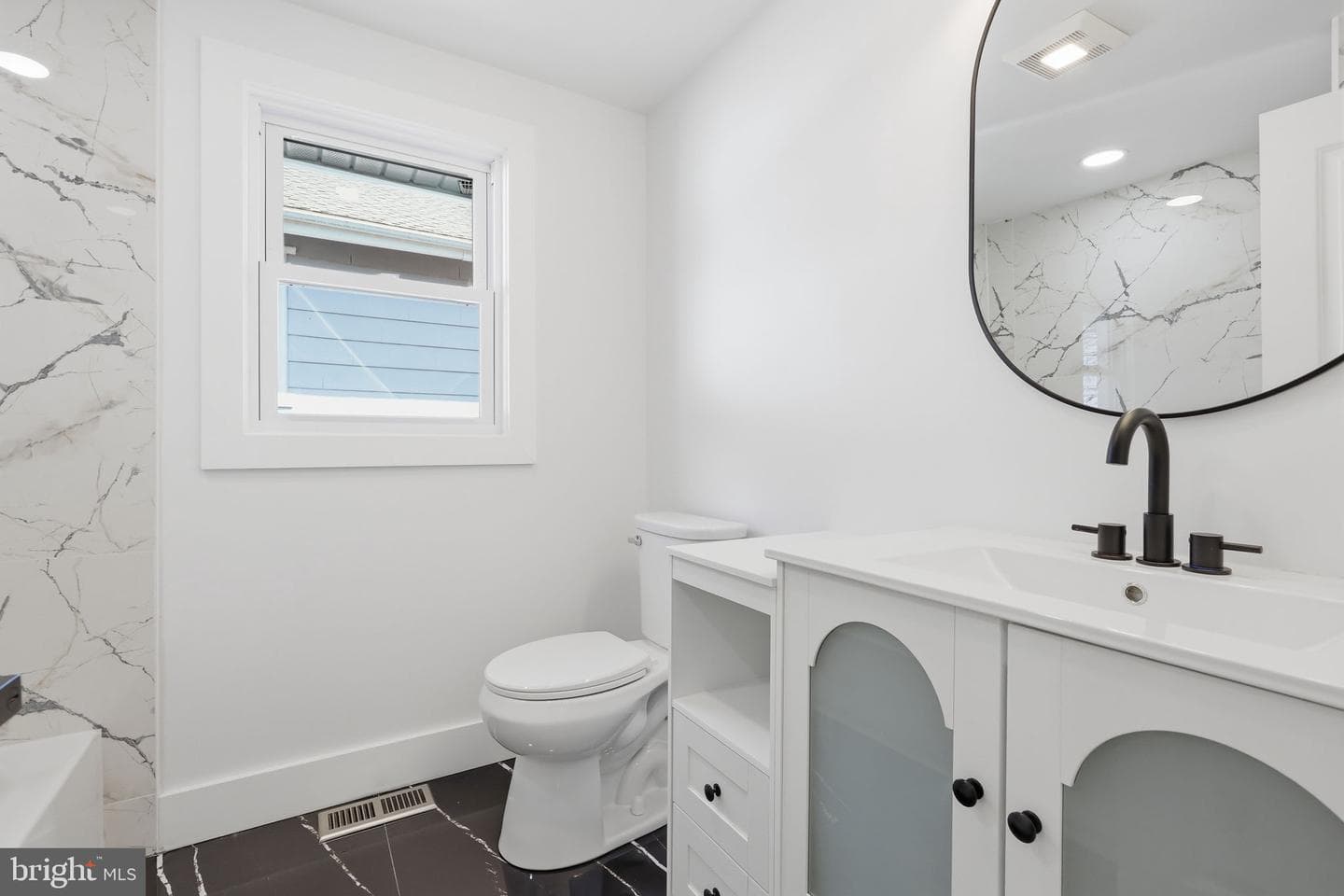 103 Center Avenue photo 17