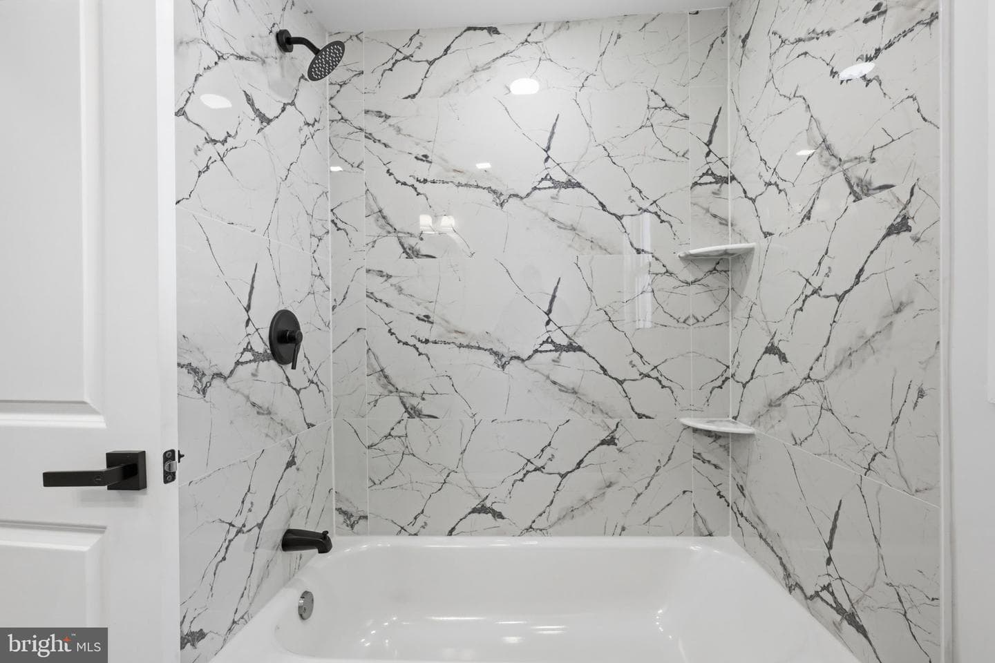 103 Center Avenue photo 18