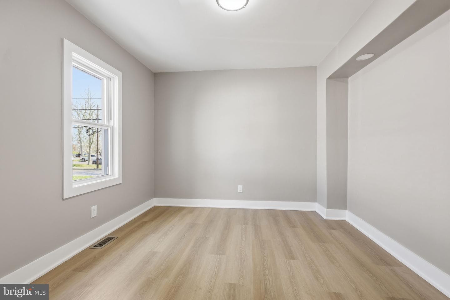 103 Center Avenue photo 19