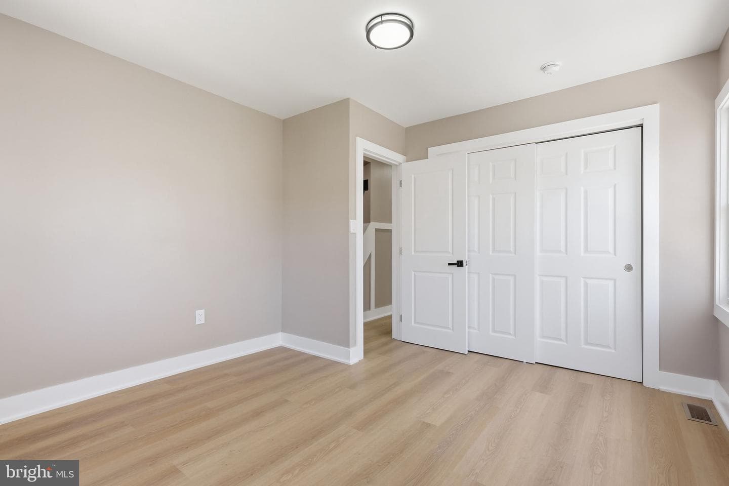 103 Center Avenue photo 22