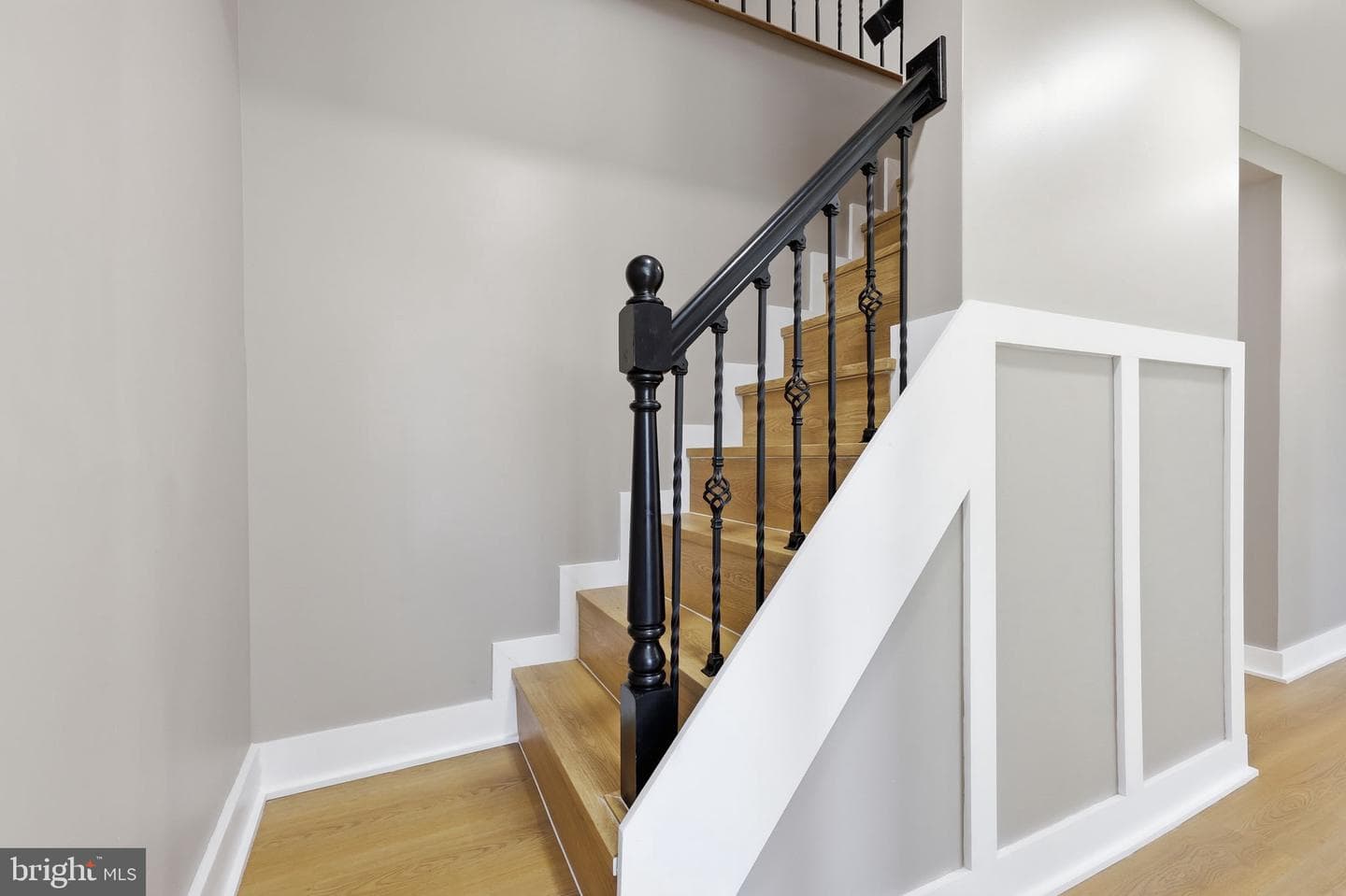 103 Center Avenue photo 23