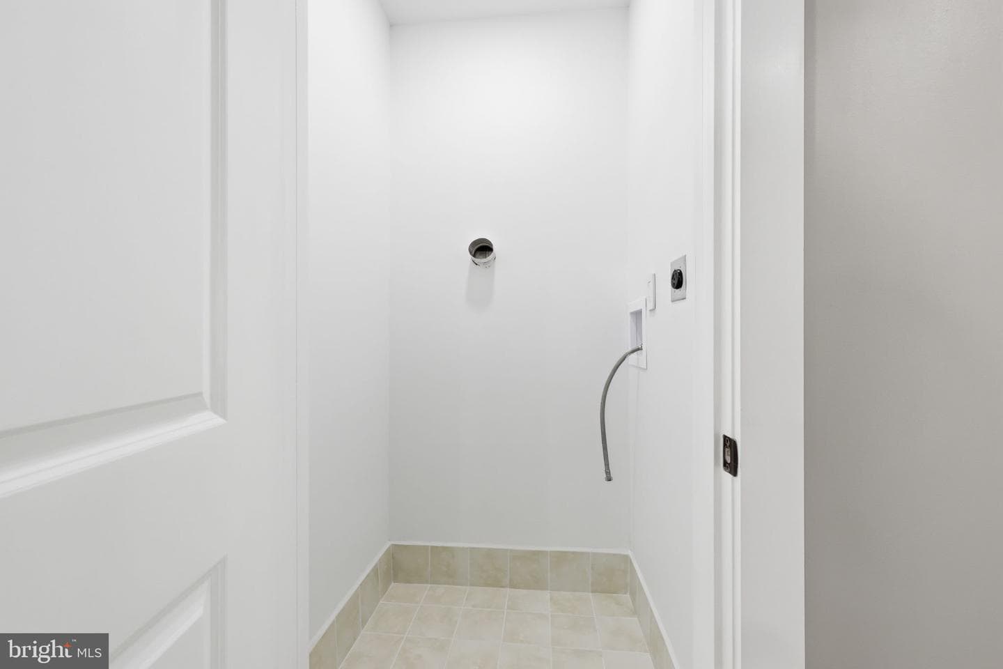 103 Center Avenue photo 29