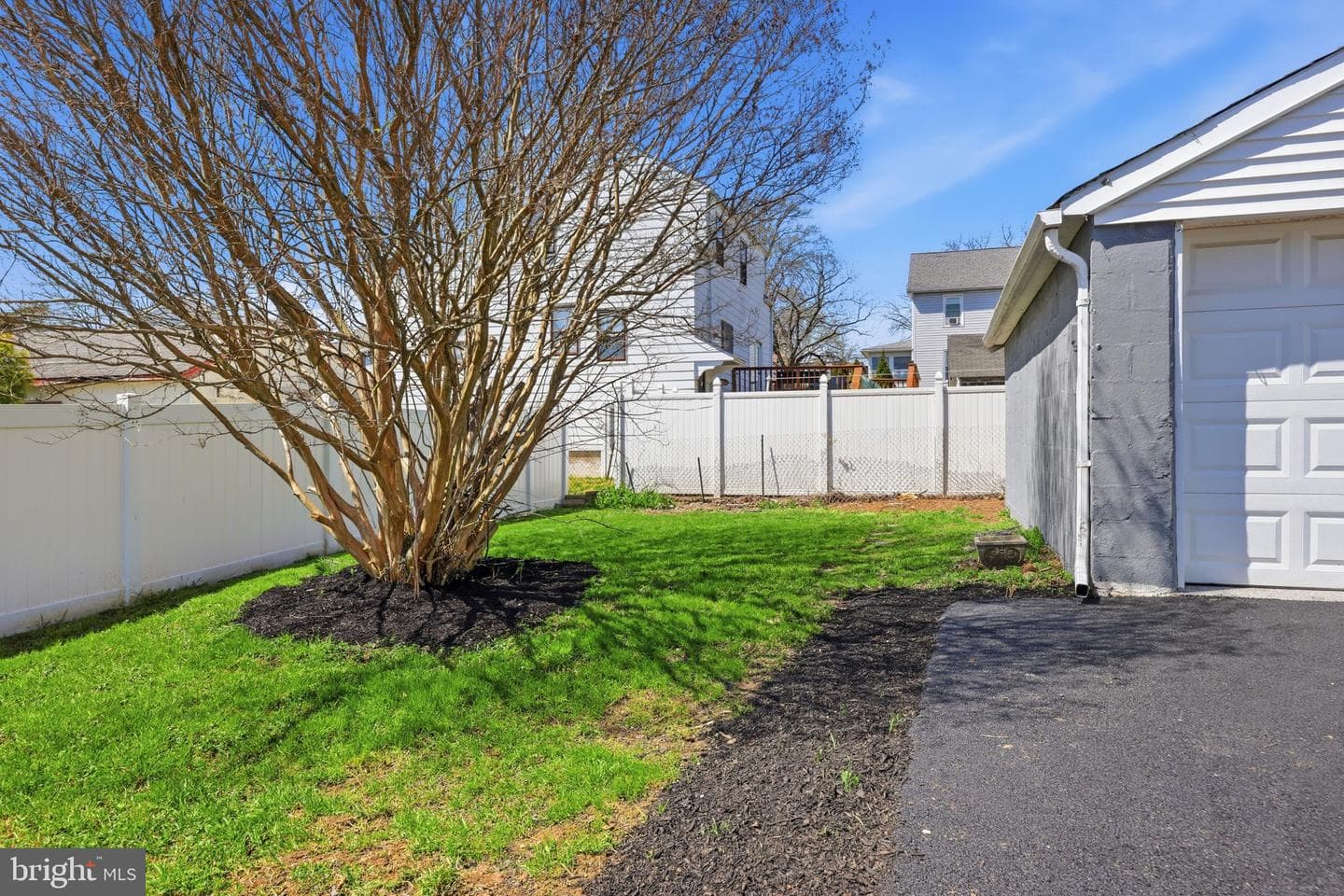 103 Center Avenue photo 35