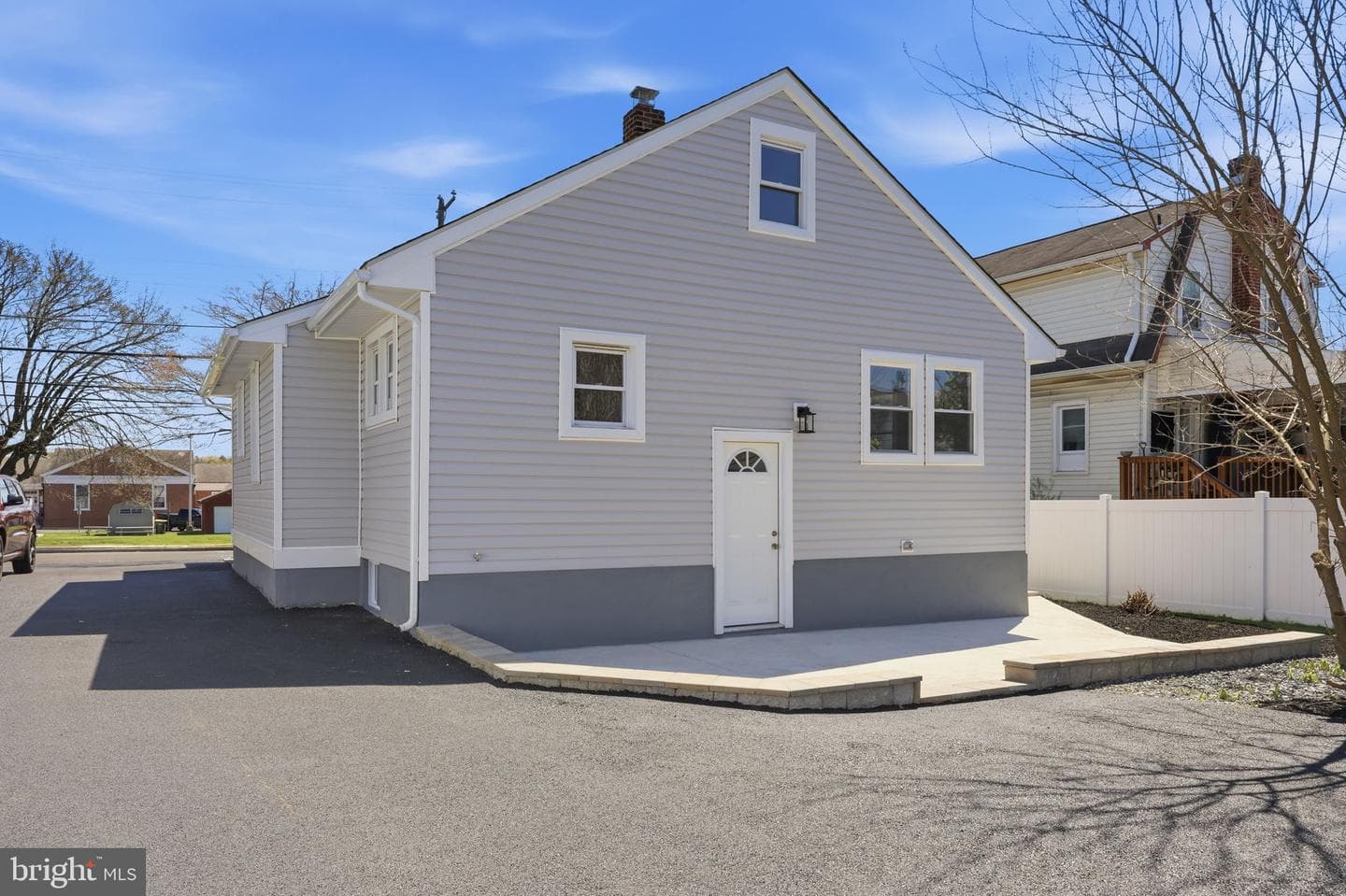 103 Center Avenue photo 37