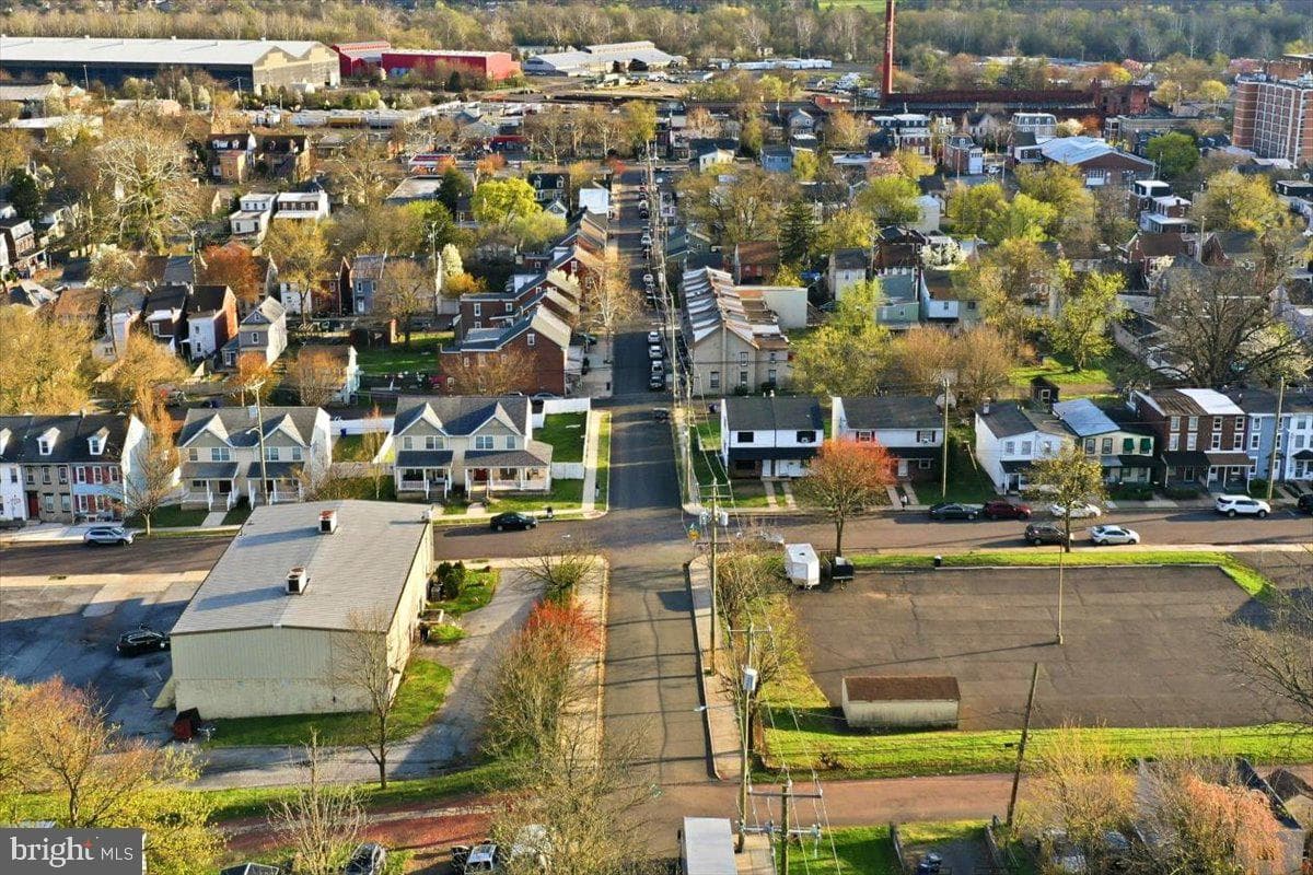 582 Walnut Street photo 45