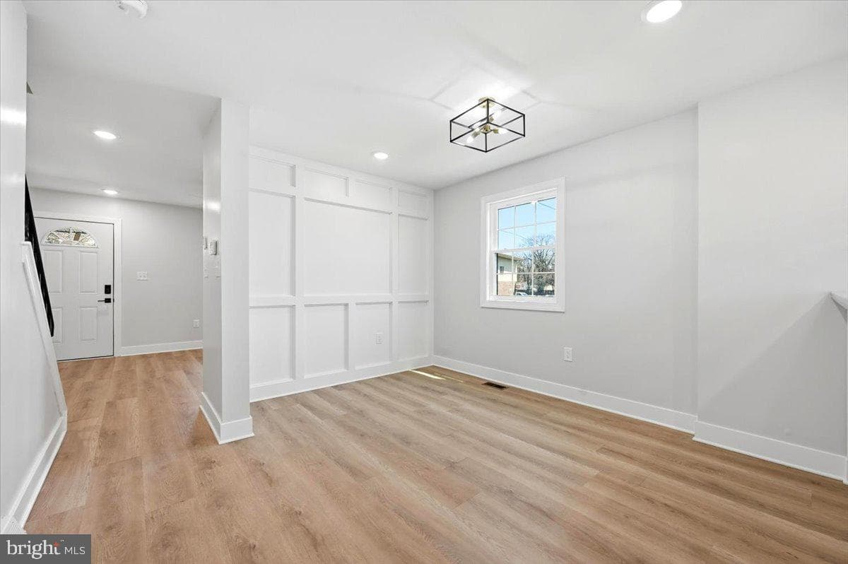 582 Walnut Street photo 9
