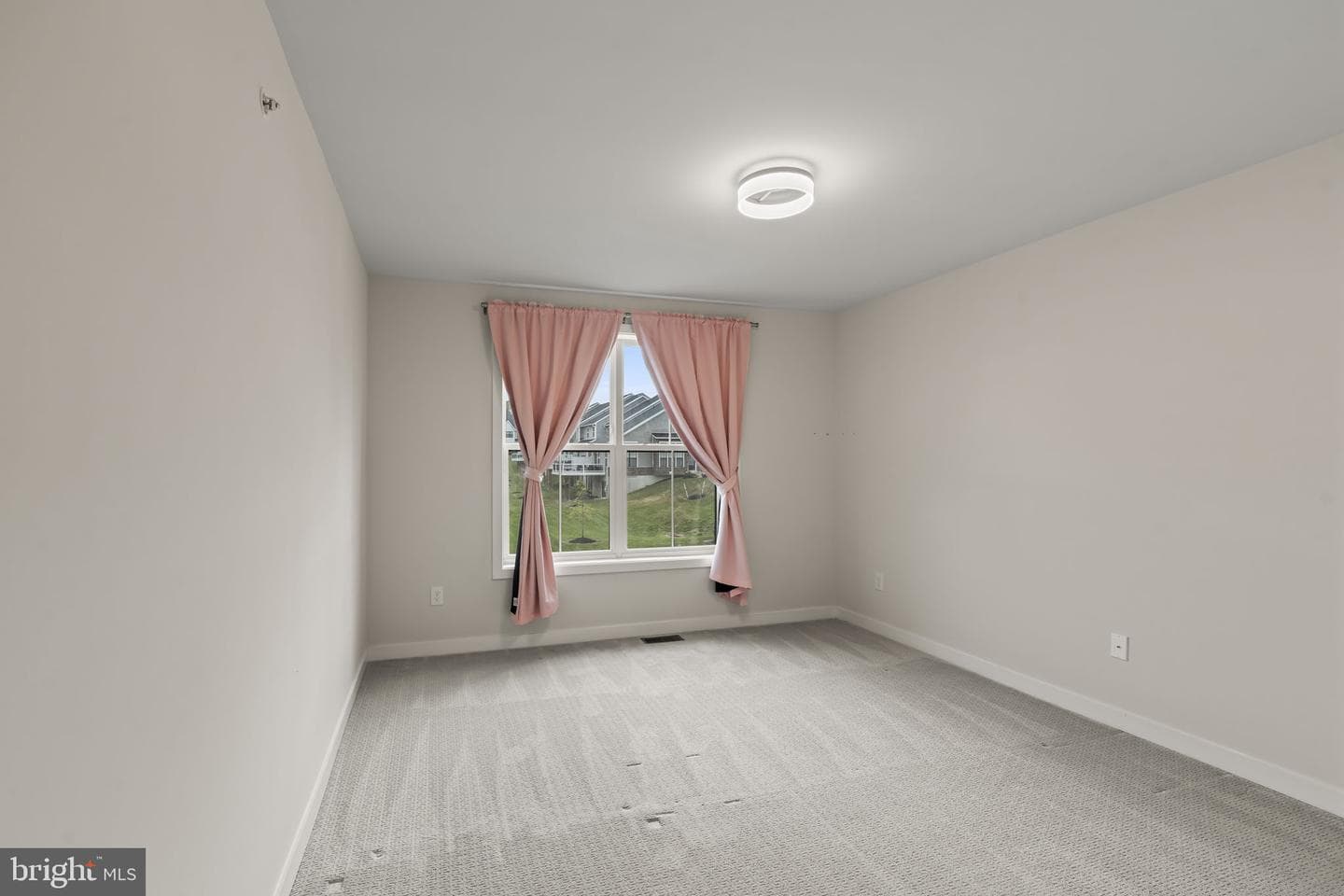 33 Tamarack Circle photo 28