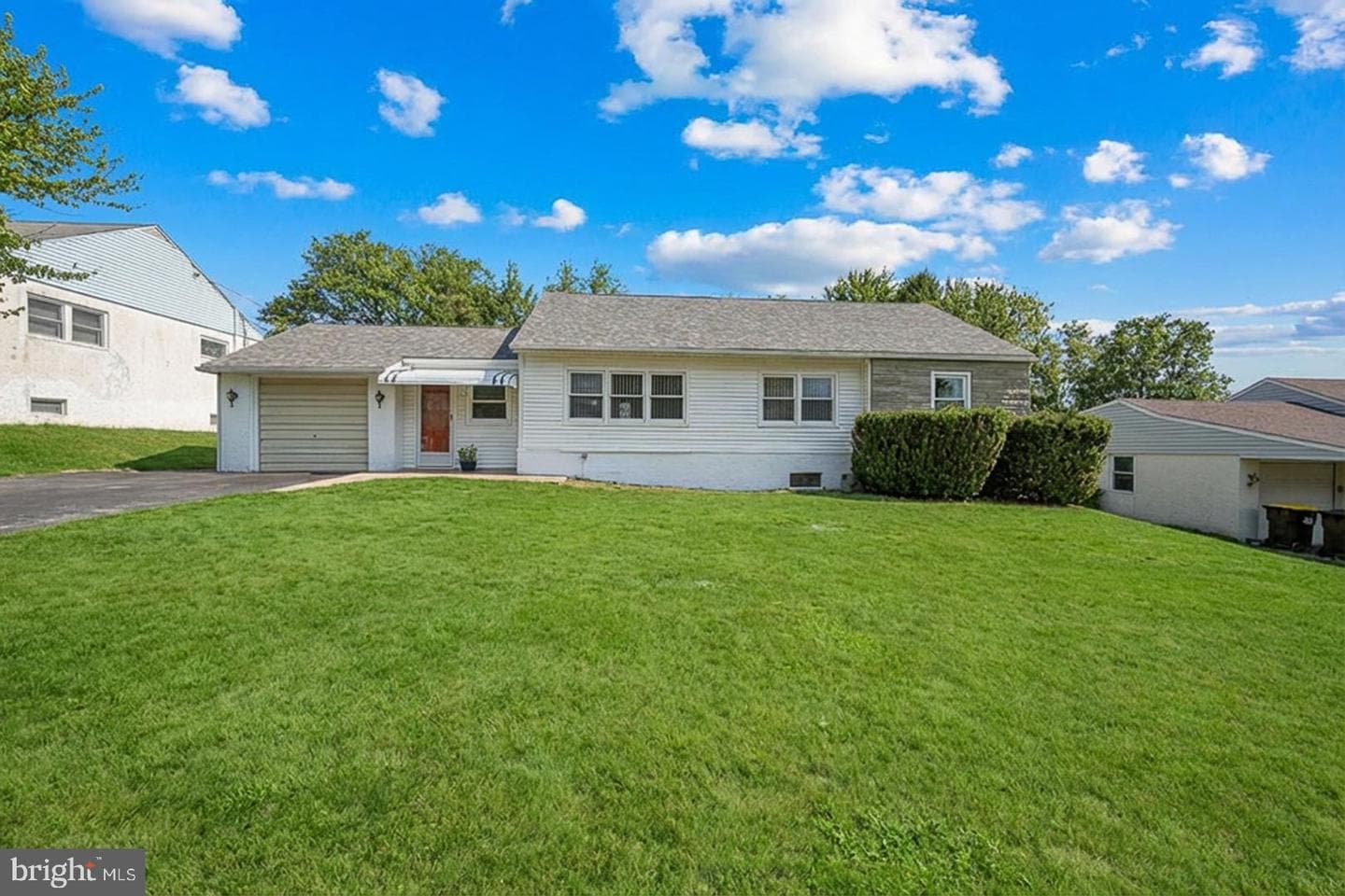 110 Monroe Road photo 1