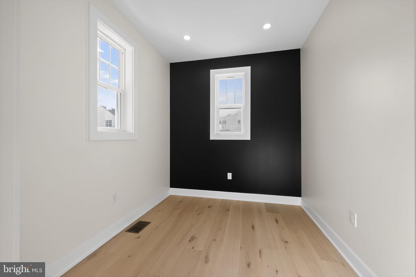 756 Belvoir Road photo 9