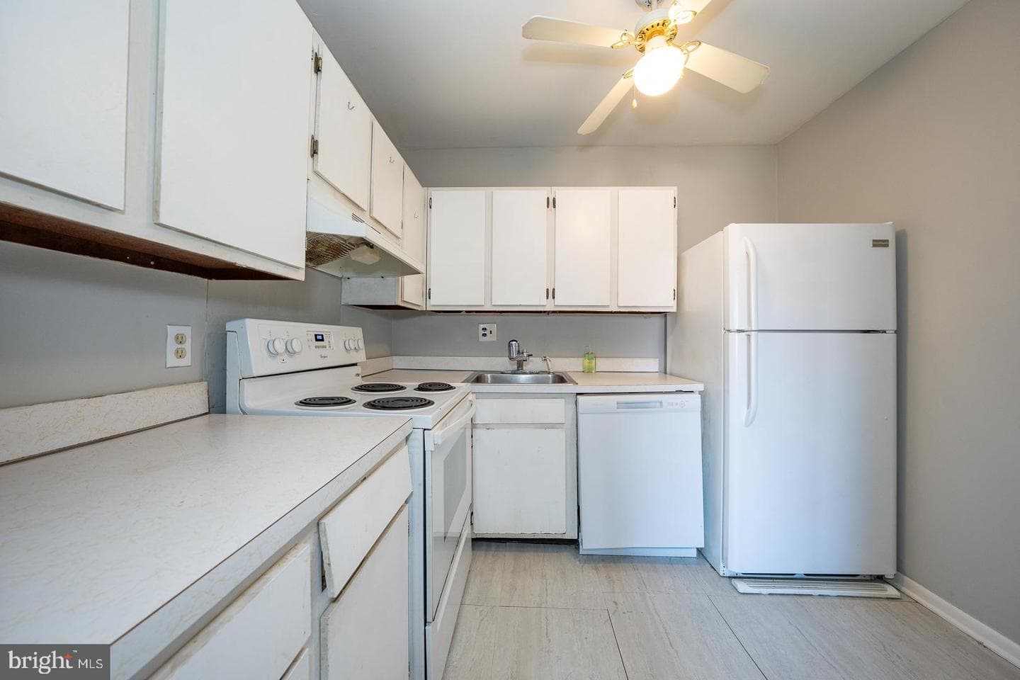 1310 Meadowview Lane #1310 photo 16
