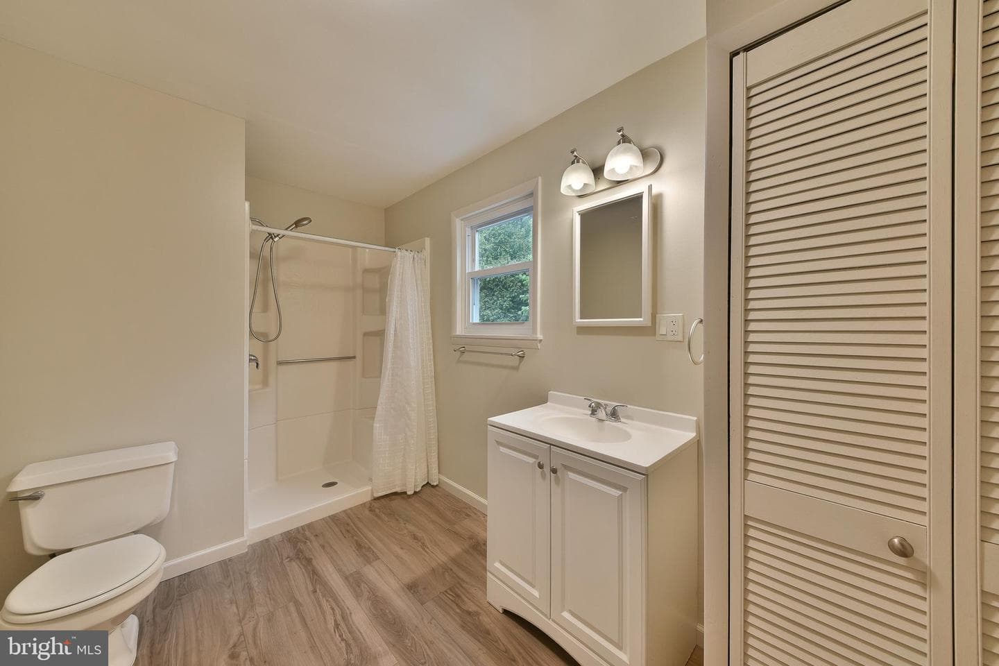 307 Edgely Avenue photo 23