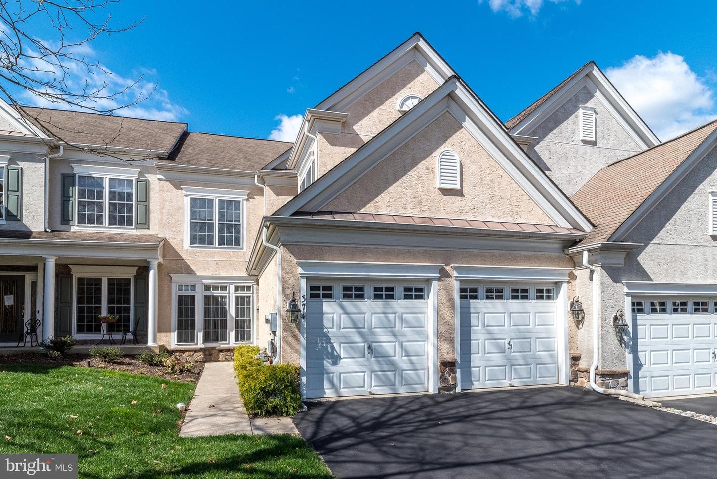 374 Primrose Drive photo 2