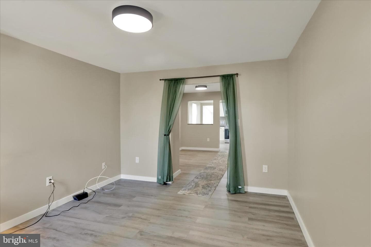 550 E Howard Street photo 12